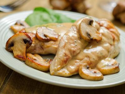 Scaloppine ai funghi, la ricetta saporita salva cena