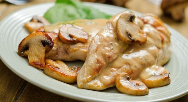 Scaloppine ai funghi, la ricetta saporita salva cena