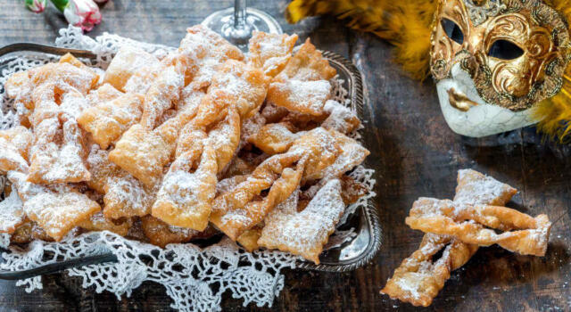 Chiacchiere di Carnevale al cioccolato, la ricetta facile