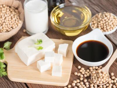 Come cucinare il tofu alla piastra: la ricetta facile