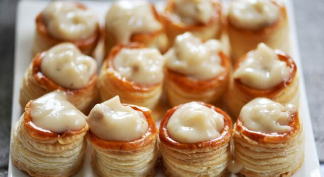 Vol au vent di San Valentino con cuore cremoso