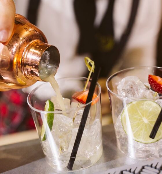 preparazione drink cocktail