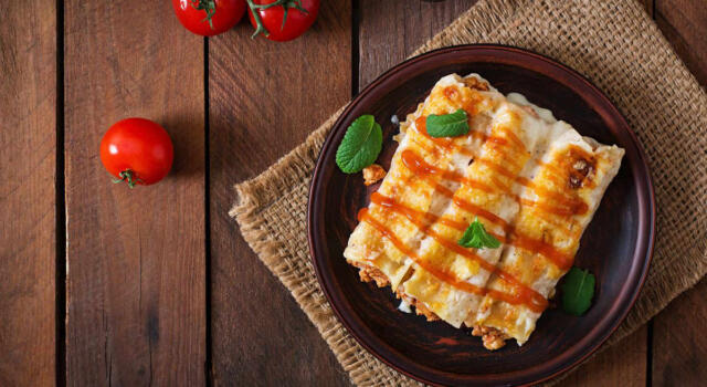 Come preparare i cannelloni ripieni di ricotta e salsiccia