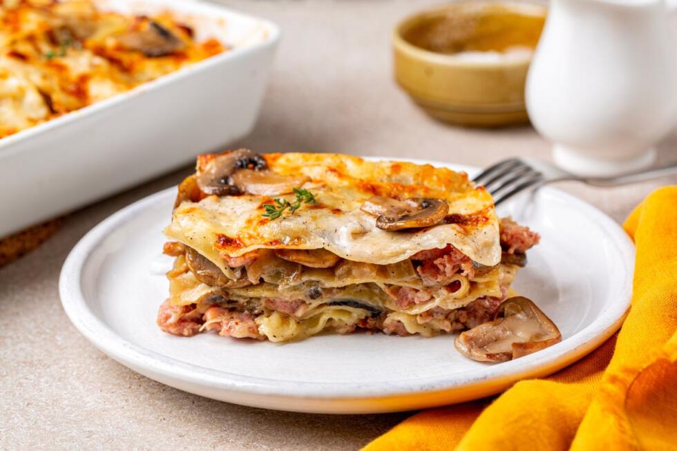 Lasagne salsiccia, provola e funghi