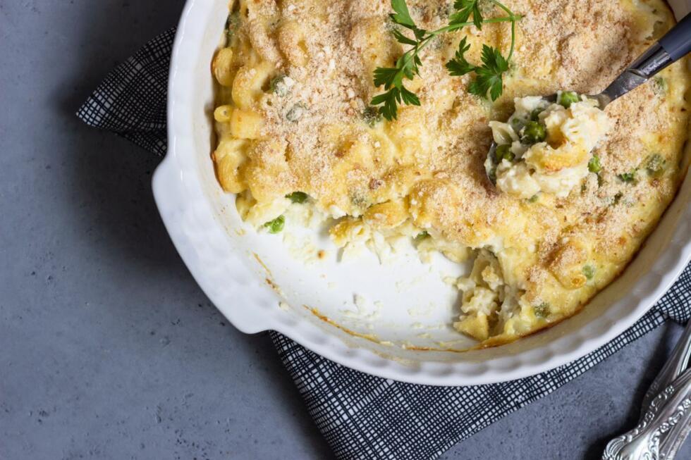 pasta patate e piselli al forno