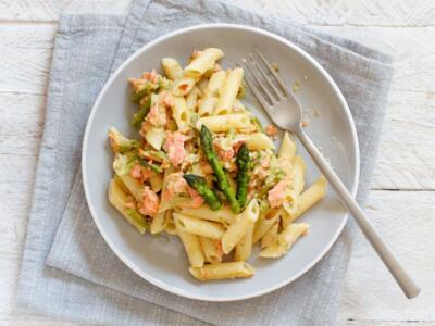 Pasta asparagi e salmone, un primo piatto primaverile