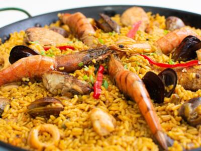 Paella de marisco: la versione costiera del classico della cucina spagnola