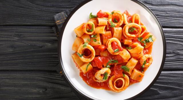 Sapore di mare con la calamarata allo scoglio