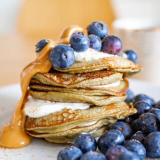 Pancake proteici con albumi e yogurt greco, la ricetta light