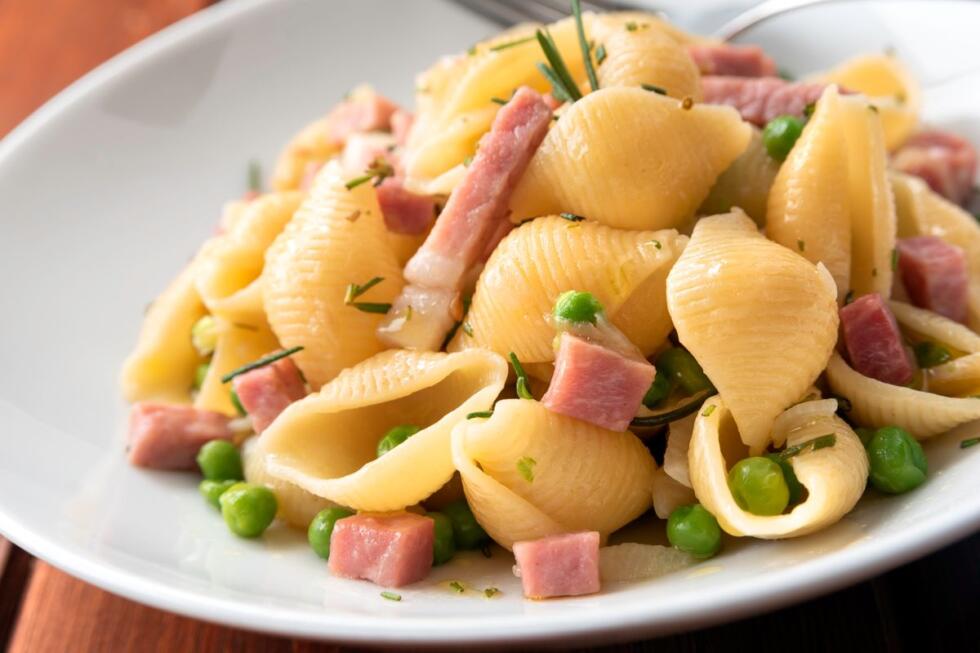 pasta piselli e prosciutto