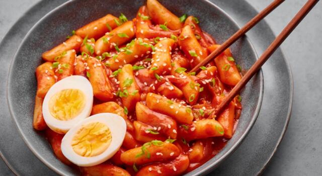 Conoscete gli gnocchi di riso coreani? Sono i tteokbokki