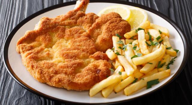 Cotoletta alla milanese: ricetta e storia di un piatto simbolo della cucina italiana