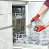 Guida pratica alla pulizia della lavastoviglie: consigli per mantenerla efficiente e priva di odori