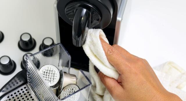 Guida completa alla pulizia della macchinetta del caffè: consigli per un aroma perfetto e una lunga durata