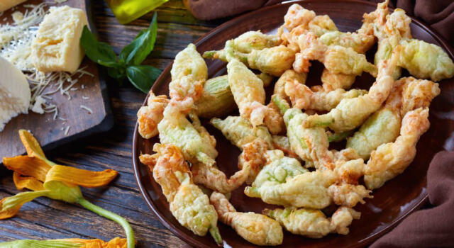 Fiori di zucca in pastella