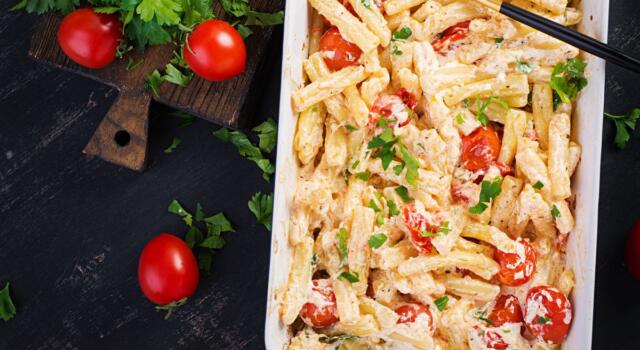 Pasta con feta al forno