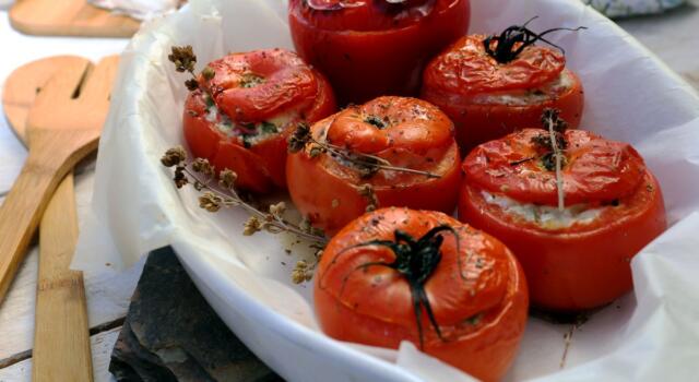Pomodori ripieni di tonno al forno