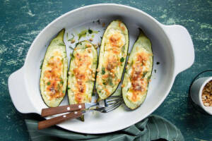 In cucina con Friggy: buonissime le zucchine ripiene di ricotta in friggitrice ad aria