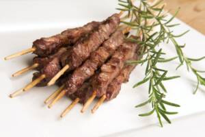 In cucina con Friggy e un classico della cucina del Sud: la ricetta degli arrosticini in friggitrice ad aria