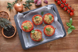 In cucina con Friggy: ecco la ricetta dei pomodori ripieni in friggitrice ad aria