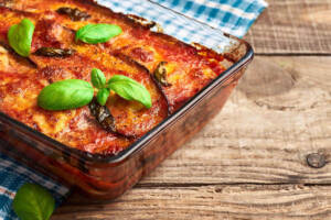 In cucina con Friggy non può mancare la parmigiana di melanzane in friggitrice ad aria