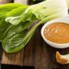 La cucina indonesiana ci presenta la salsa di arachidi