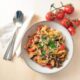 Pasta melanzane e pomodorini freschi: primo piatto estivo