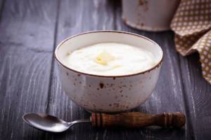 Semolino al latte: un piatto leggero e senza glutine