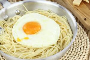 Spaghetti del poverello, buoni da leccarsi i baffi