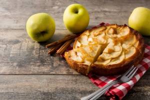 Torta di mele: la ricetta originale del sofficissimo dolce tradizionale