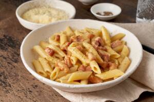 Carbonara con uova sode: incredibilmente cremosa