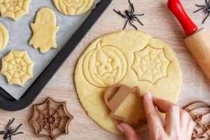 In cucina con Friggy: i biscotti di Halloween in friggitrice ad aria sono buoni e mostruosi