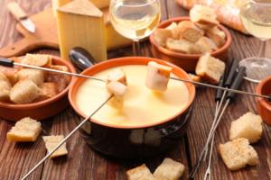 Ecco come preparare una fonduta di formaggio perfetta per le vostre cene