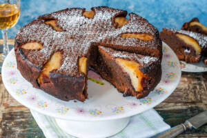 In cucina con Friggy: leggera e deliziosa la torta pere e cioccolato in friggitrice ad aria