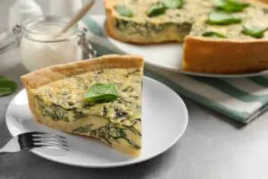 Torta salata con ricotta e spinaci in friggitrice ad aria