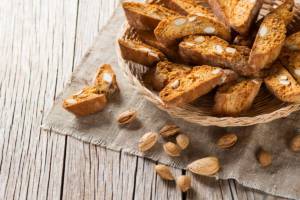 Come fare i cantucci toscani: la ricetta originale con le mandorle