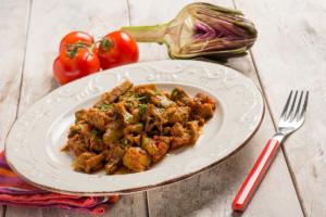 Come cucinare i carciofi in umido: la ricetta veloce