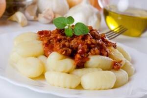 Gnocchi al ragù: una bontà tradizionale