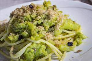 Ma che bontà la tradizionale pasta con cavolfiore alla siciliana!