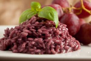 Risotto al vino rosso: la ricetta facile del primo piatto