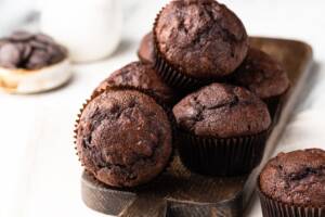 Assaggiamo la leggerezza dei muffin all'acqua al cioccolato