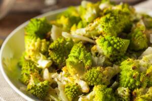 Broccolo romanesco al forno, il contorno facile e veloce