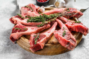 Come marinare l’agnello: i nostri consigli per ottenere il massimo del gusto