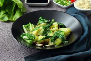 Pak choi in padella: la ricetta con il cavolo cinese