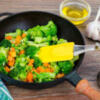 Broccoli e carote in padella: un contorno gustoso e facilissimo da fare