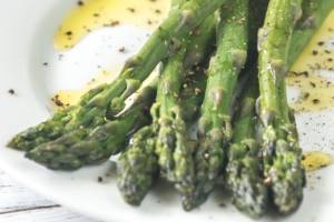 Come fare gli asparagi in padella: un contorno semplicemente delizioso