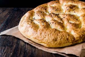 La ricetta del pane turco del Ramadan (Ramazan pidesi)