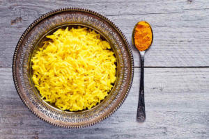 Risotto alla curcuma: un primo piatto dal sapore orientale