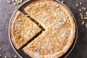 Torta della nonna al pistacchio, la ricetta golosa