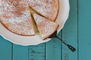 Calda domenica di sole. Spegni il forno e prepara una torta in padella